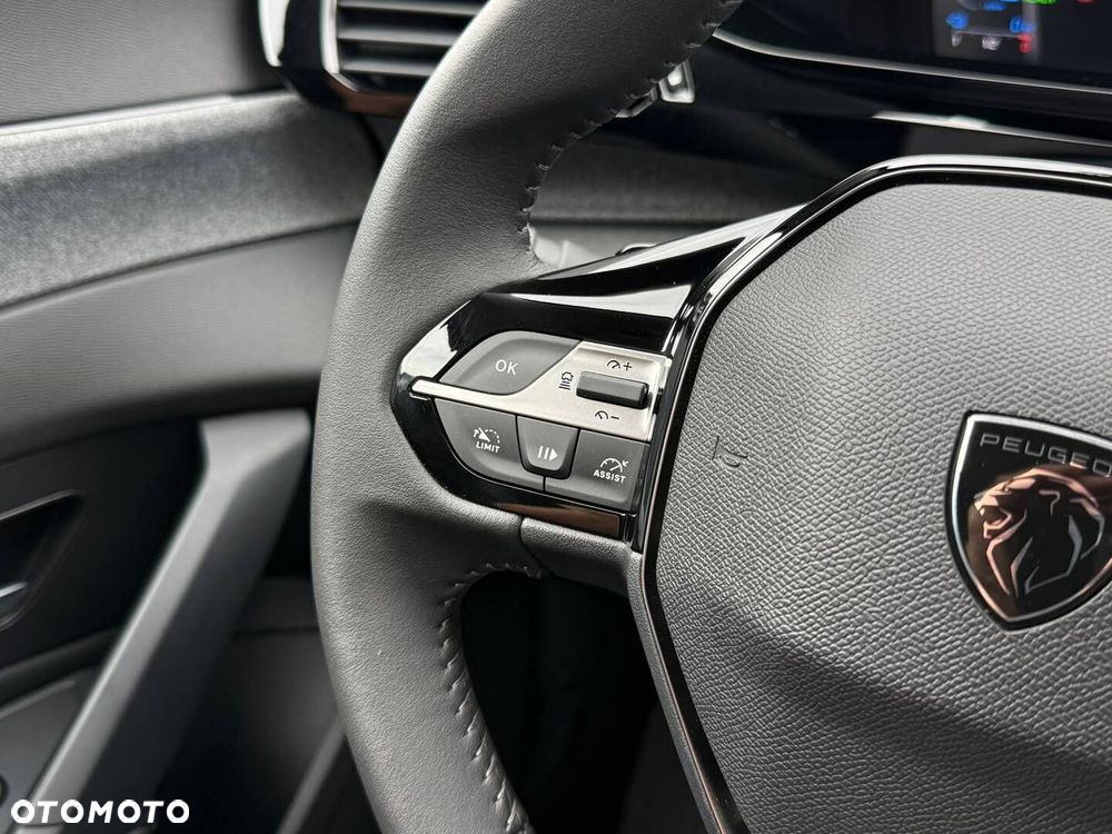 Peugeot 408 - 17