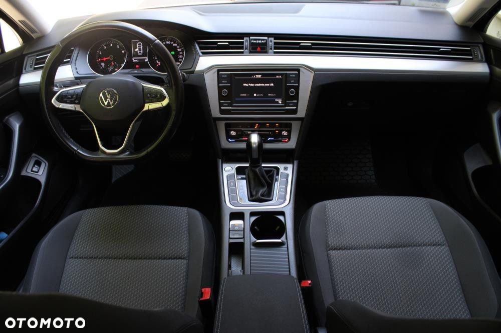 Volkswagen Passat - 9