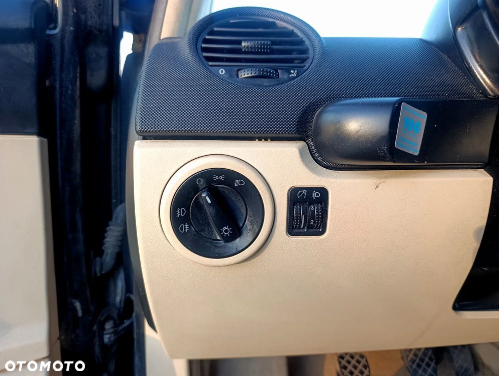 Volkswagen New Beetle 2.0 - 15