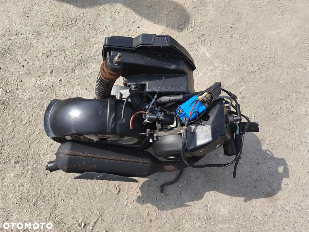 SILNIK KOMPLETNY PIAGGIO SFERA 80 2T SWAP - 9