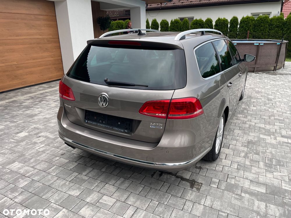 Volkswagen Passat 2.0 TDI Highline - 12