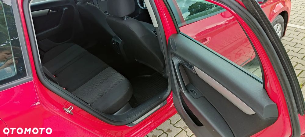 Volkswagen Passat - 12