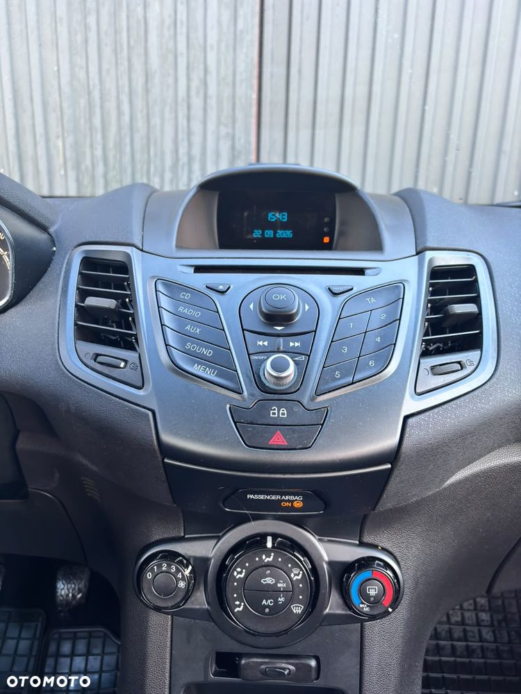 Ford Fiesta 1.25 Champions Edition - 18