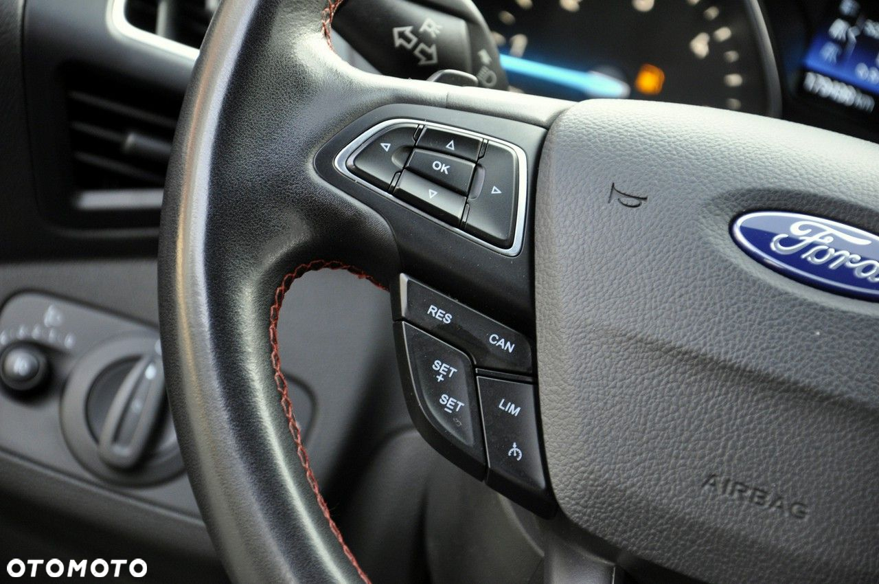 Ford Kuga 1.5 EcoBlue ST-LINE - 29