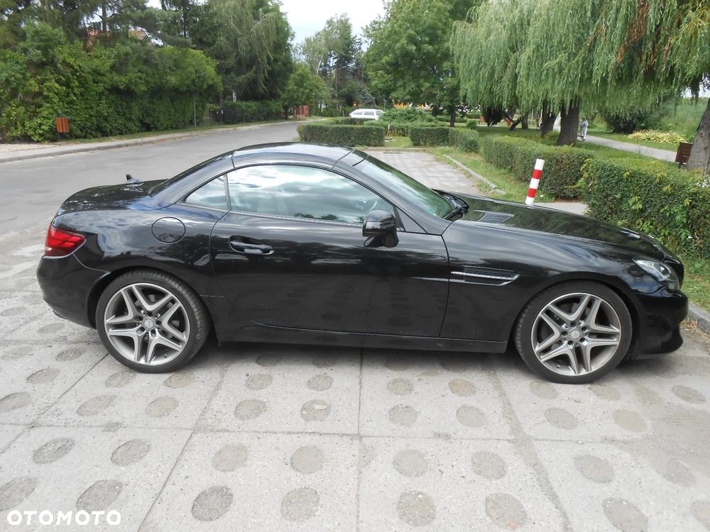 Mercedes-Benz SLC - 12