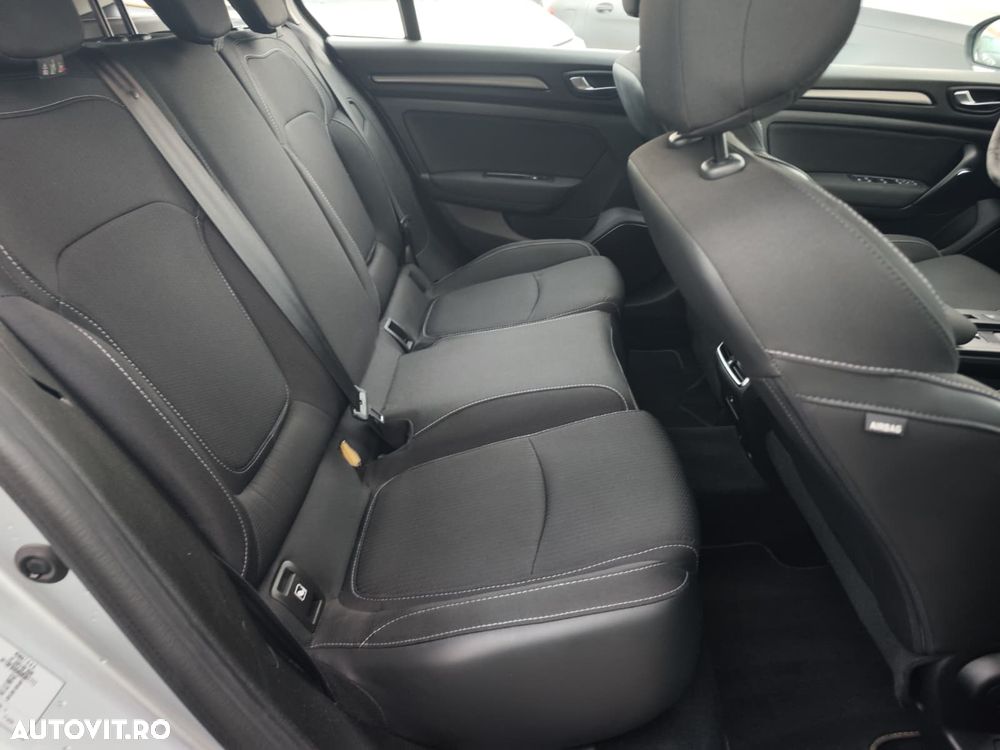 Renault Megane E-TECH Plug-in 160 BUSINESS EDITION - 15