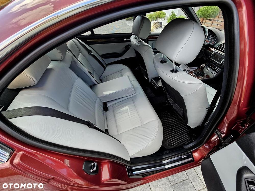 BMW Seria 3 330i Edition Exclusive - 22