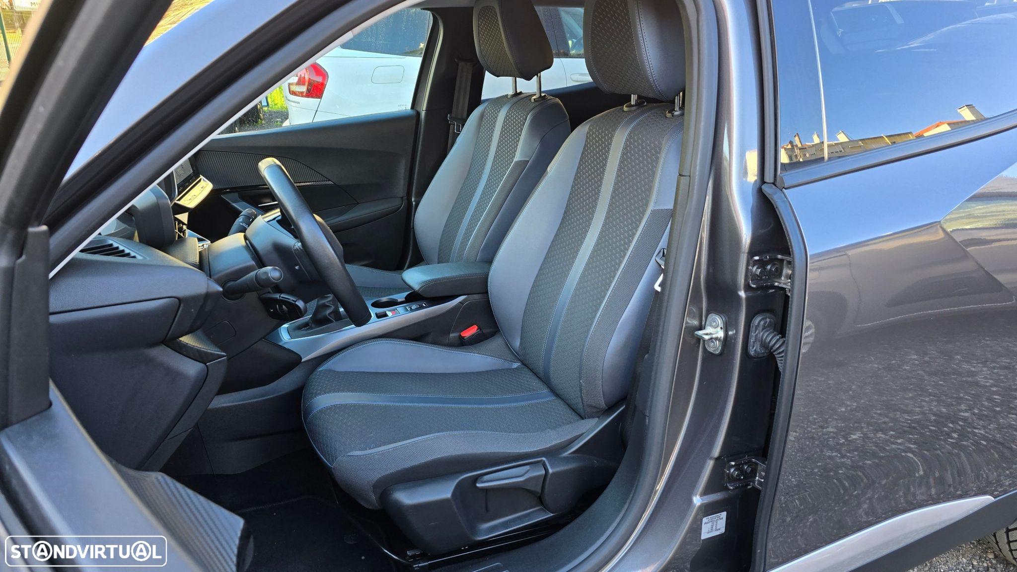 Peugeot 2008 - 41