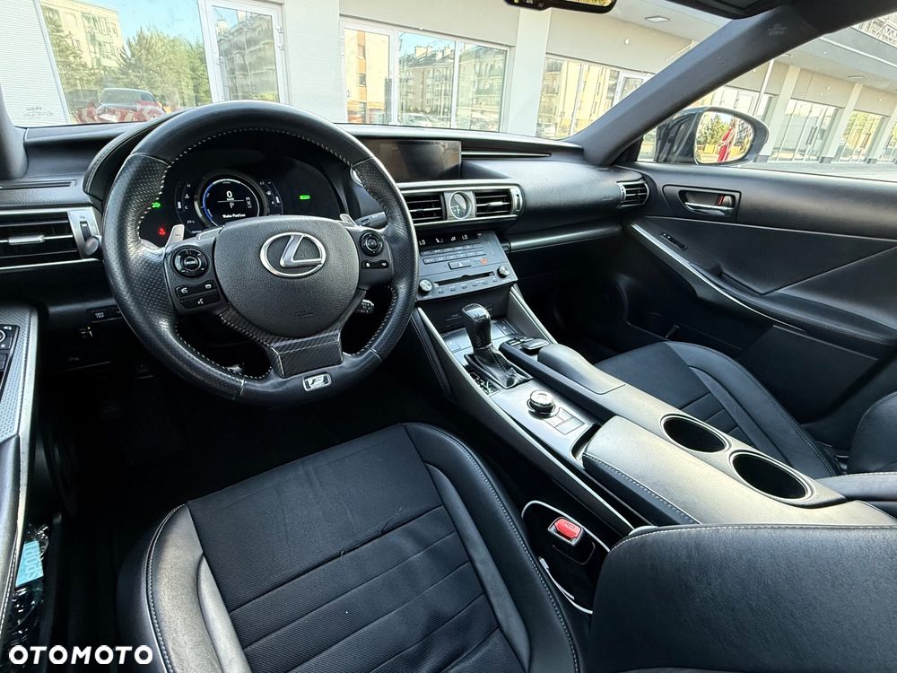 Lexus IS - 24