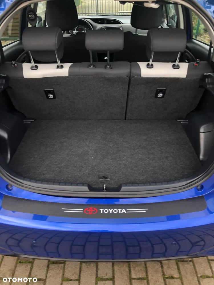 Toyota Yaris - 16