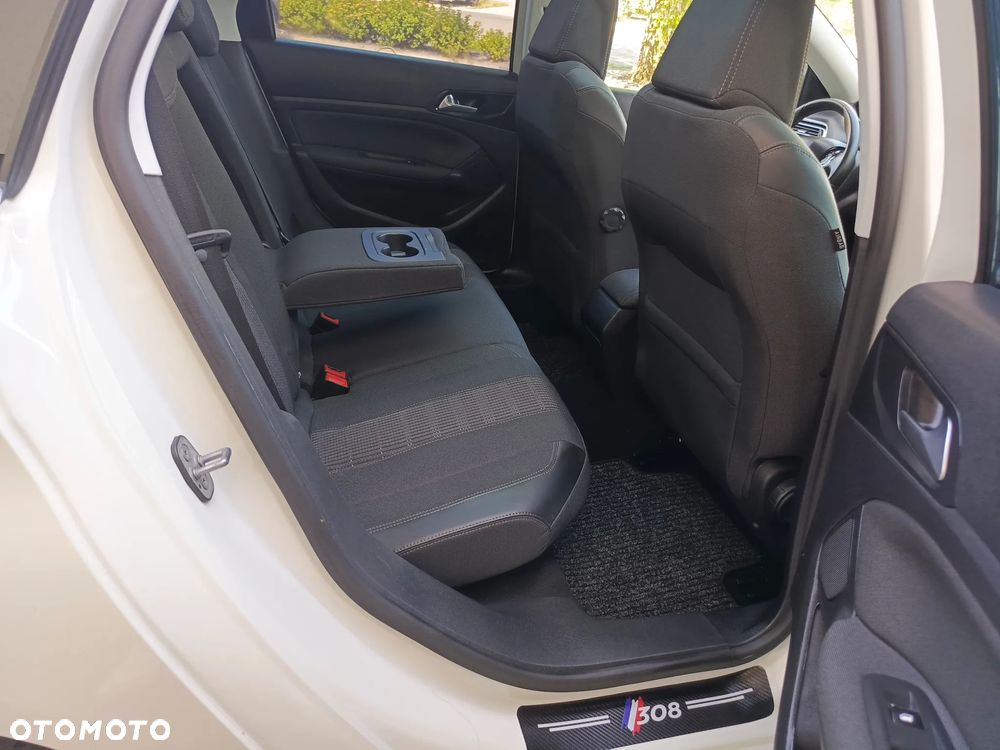 Peugeot 308 BlueHDi 120 EAT6 Stop & Start Active Business-Paket - 16