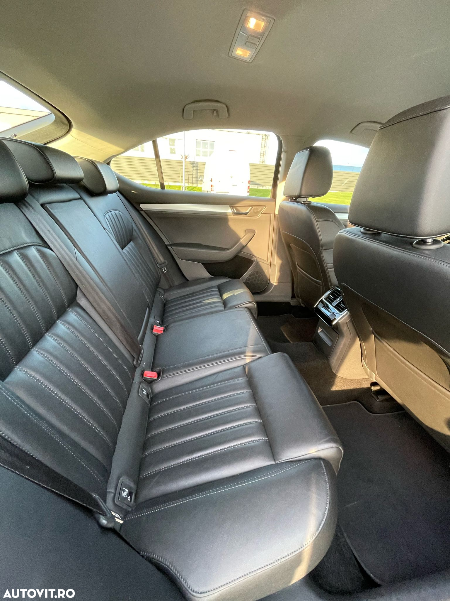 Skoda Superb 2.0 TDI DSG Premium Edition - 12