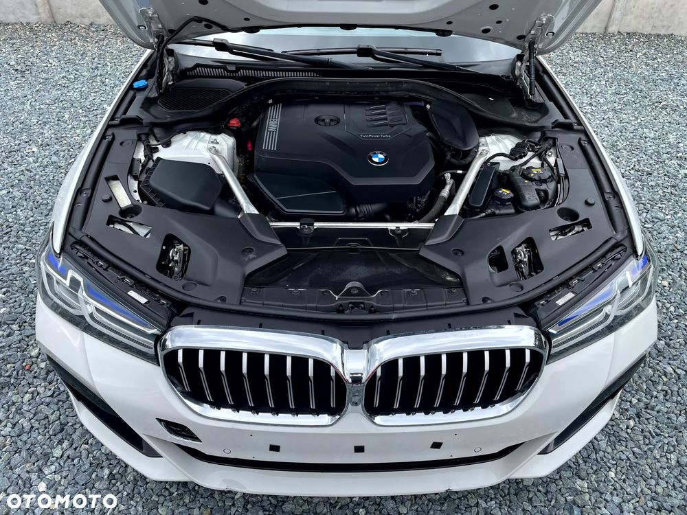 BMW Seria 5 520i M Sport Edition - 11