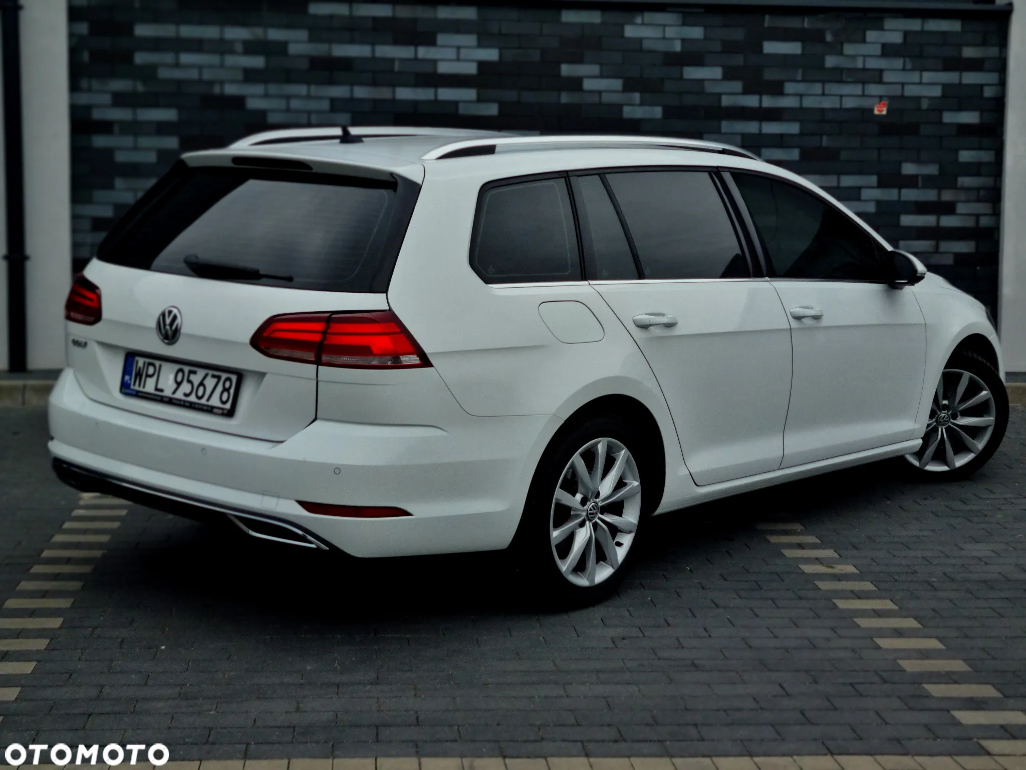 Volkswagen Golf 2.0 BlueTDI DSG Highline - 8