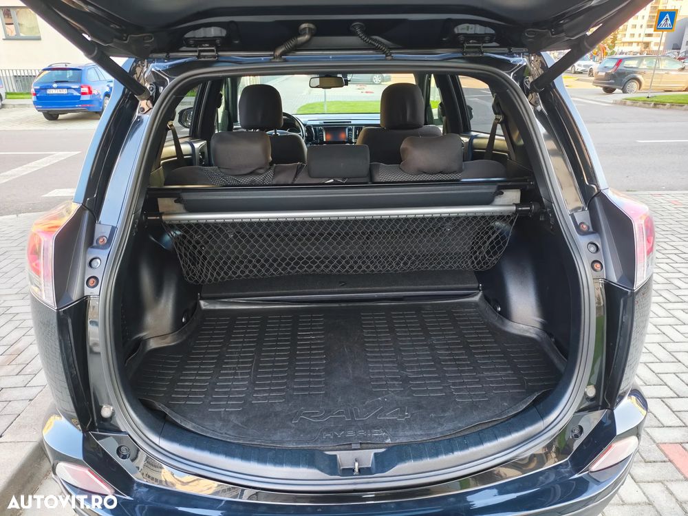 Toyota RAV4 - 6