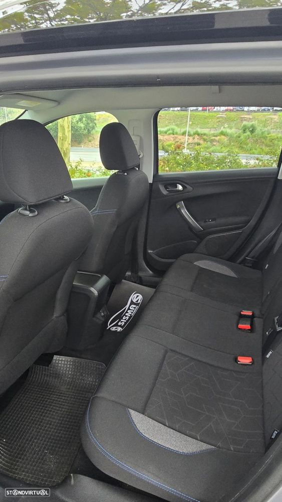 Peugeot 2008 1.2 PureTech Style - 52