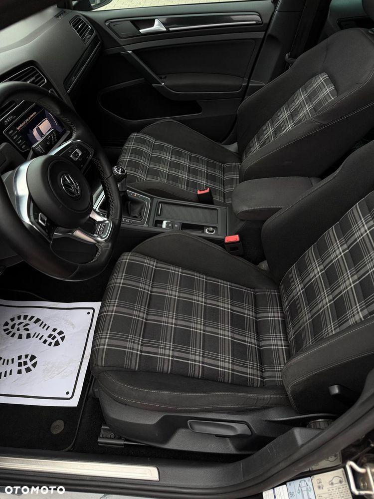 Volkswagen Golf Variant 2.0 TDI BMT GTD - 17