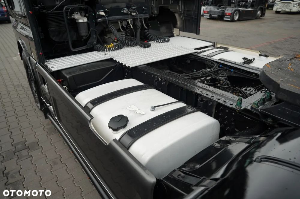 MAN TGX 18.580 / GX / RETARDER / CAŁY NA PODUSZKACH / NAVI RIO / BOGATE WYPOSAŻENIE / - 12