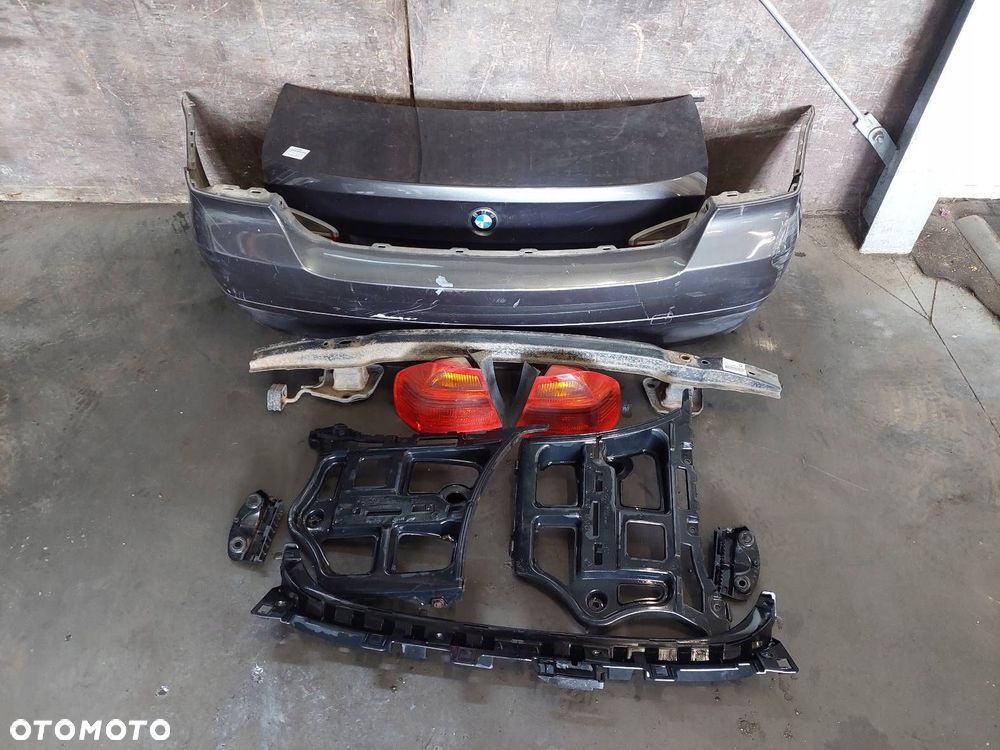 KOMPLETNY TYŁ BMW E90 320d A22/7  KLAPA BAGAŻNIKA ZDERZAK TYŁ LAMPY - 1
