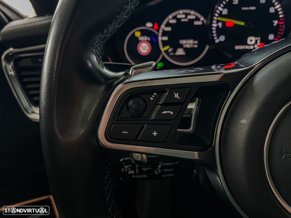 Porsche Panamera Sport Turismo 4 E-Hybrid Platinum Edition PDLS - 26