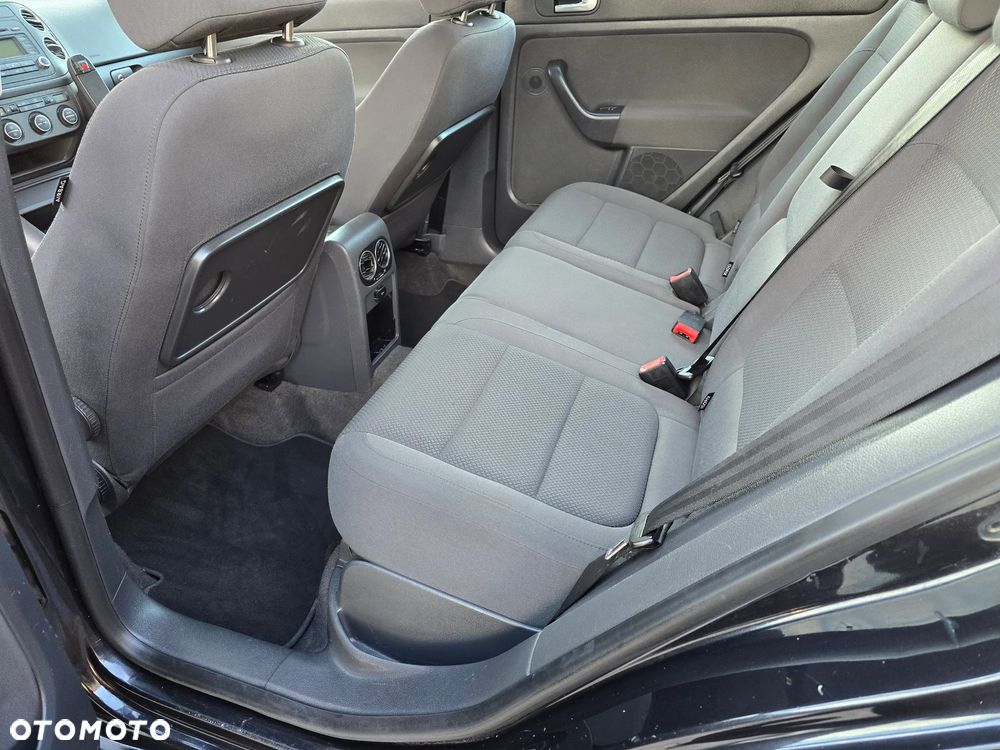Volkswagen Golf Plus - 12