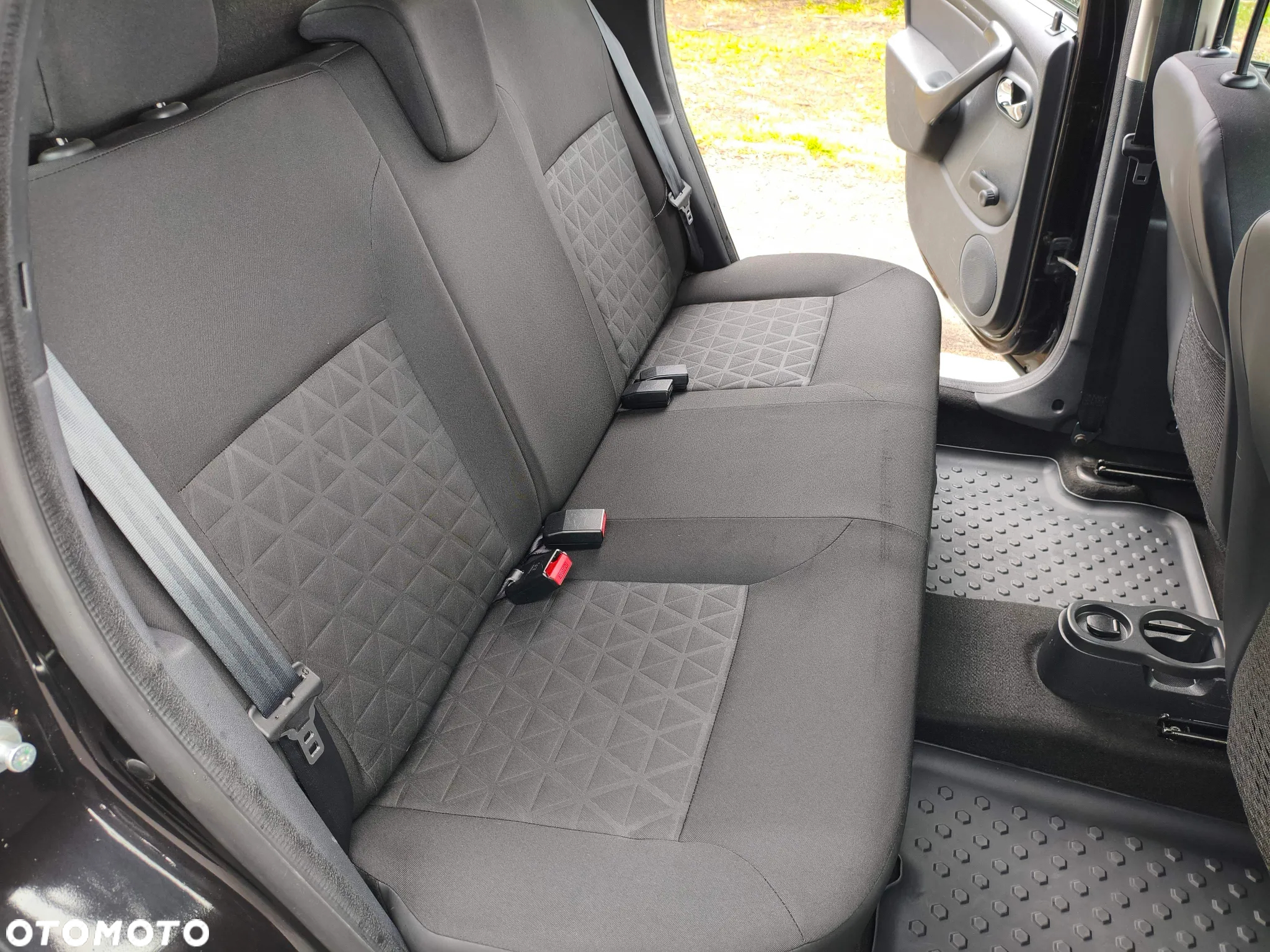 Dacia Duster 1.6 SCe Laureate S&S - 21