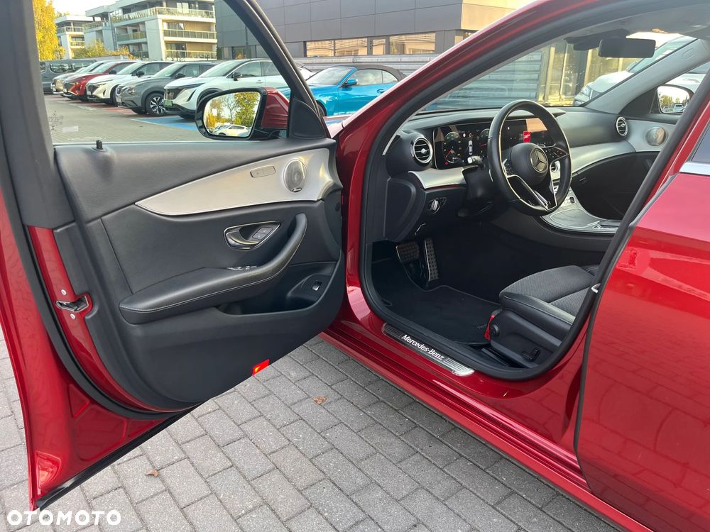 Mercedes-Benz Klasa E 220 d 4-Matic Avantgarde - 17