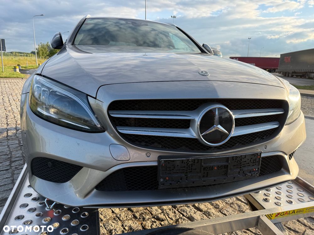 Mercedes-Benz Klasa C 220 d 4Matic 9G-TRONIC Night Edition - 4