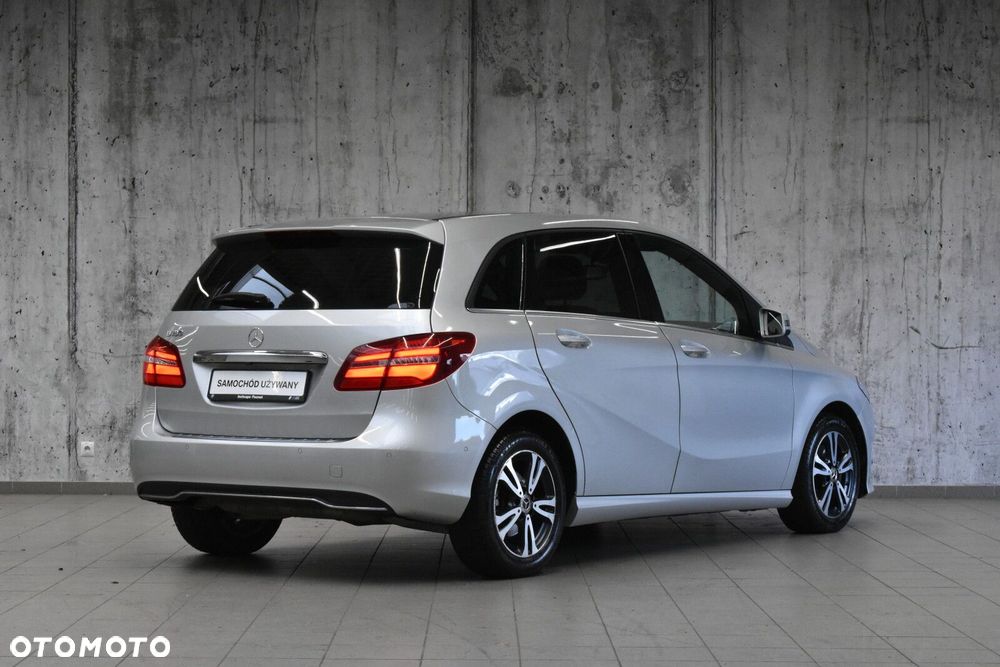 Mercedes-Benz Klasa B 180 7G-DCT Urban - 3