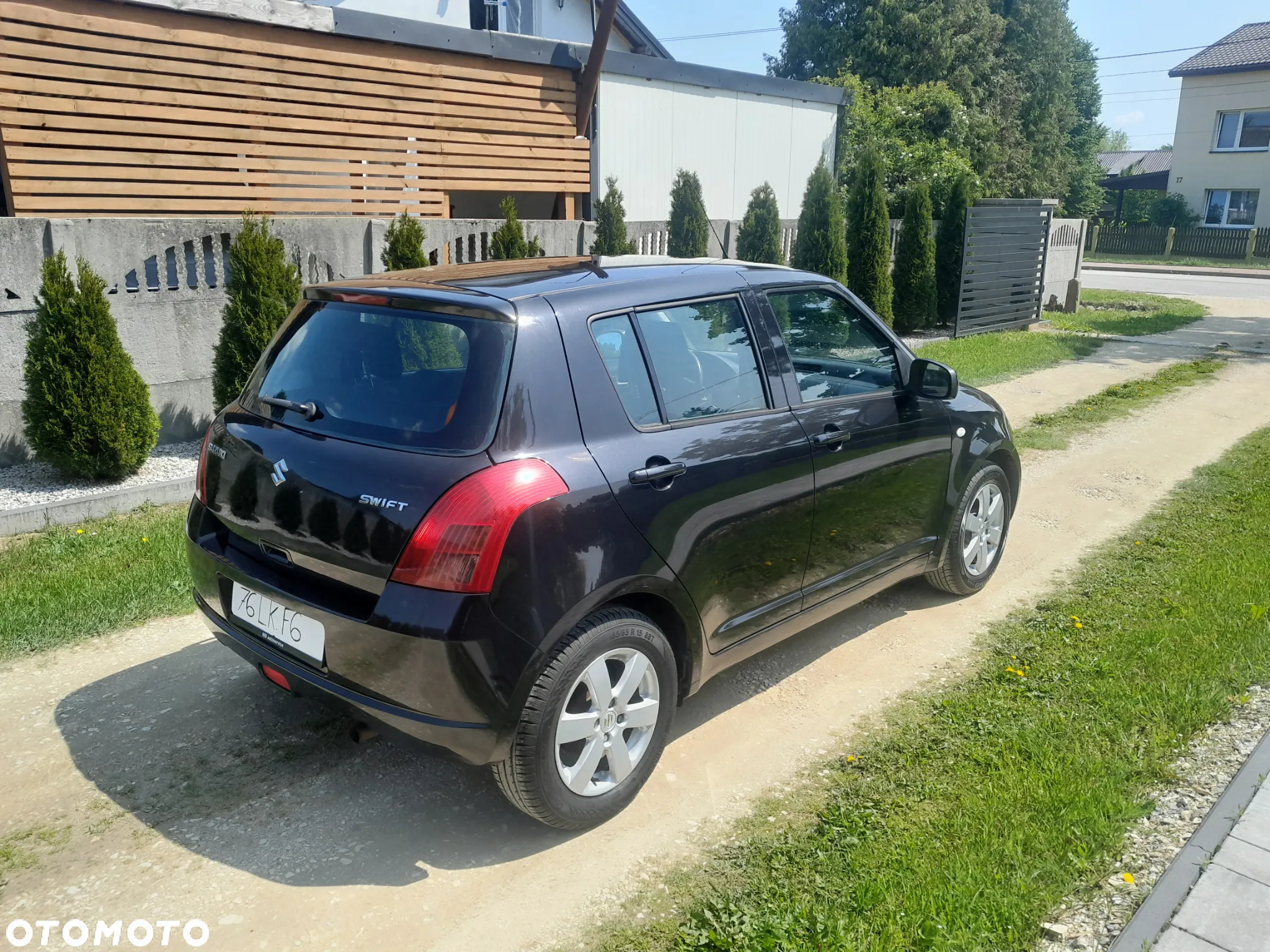 Suzuki Swift 1.3 Club - 4