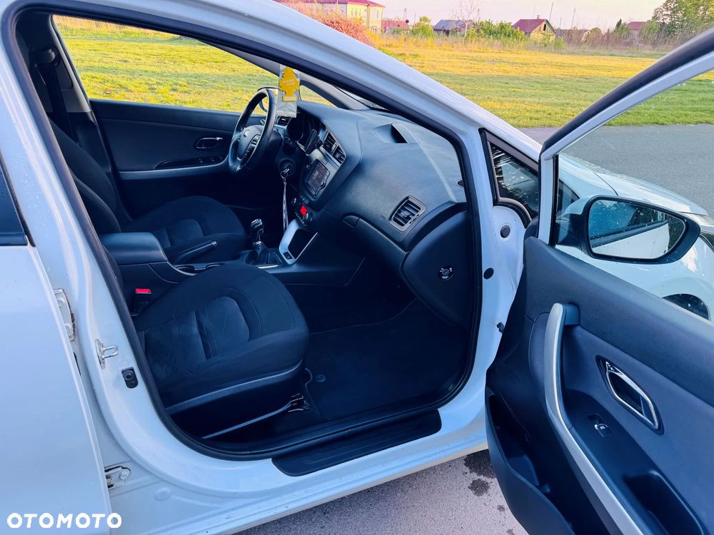 Kia Ceed 1.6 CRDi 136 ISG Dream Team Edition - 9