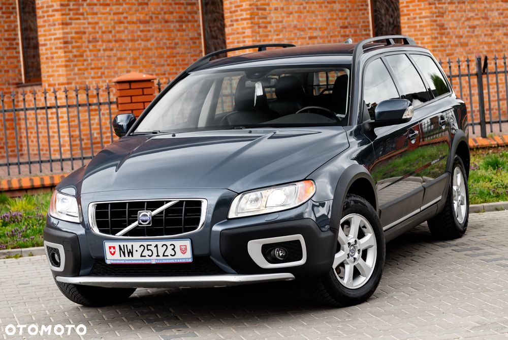 Volvo XC 70 D5 AWD Momentum - 4