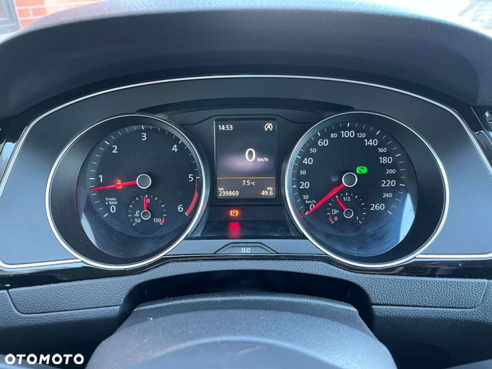 Volkswagen Passat - 9