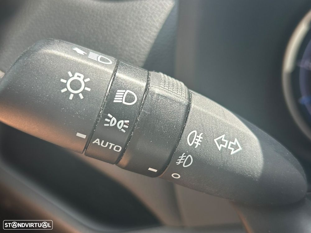 Toyota RAV4 2.5 HDF Comfort - 23