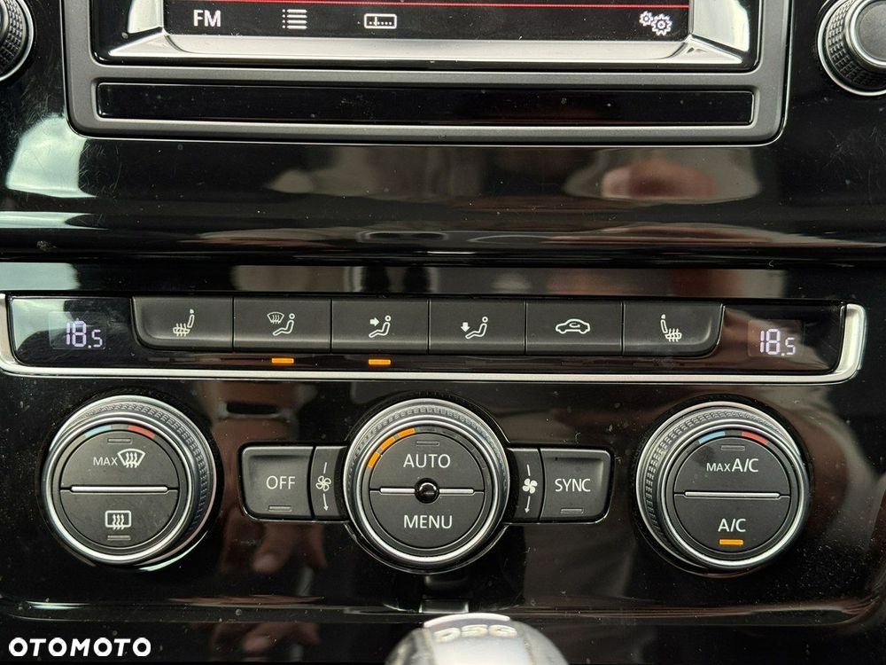 Volkswagen Golf 1.4 TSI BlueMotion Technology DSG Highline - 26