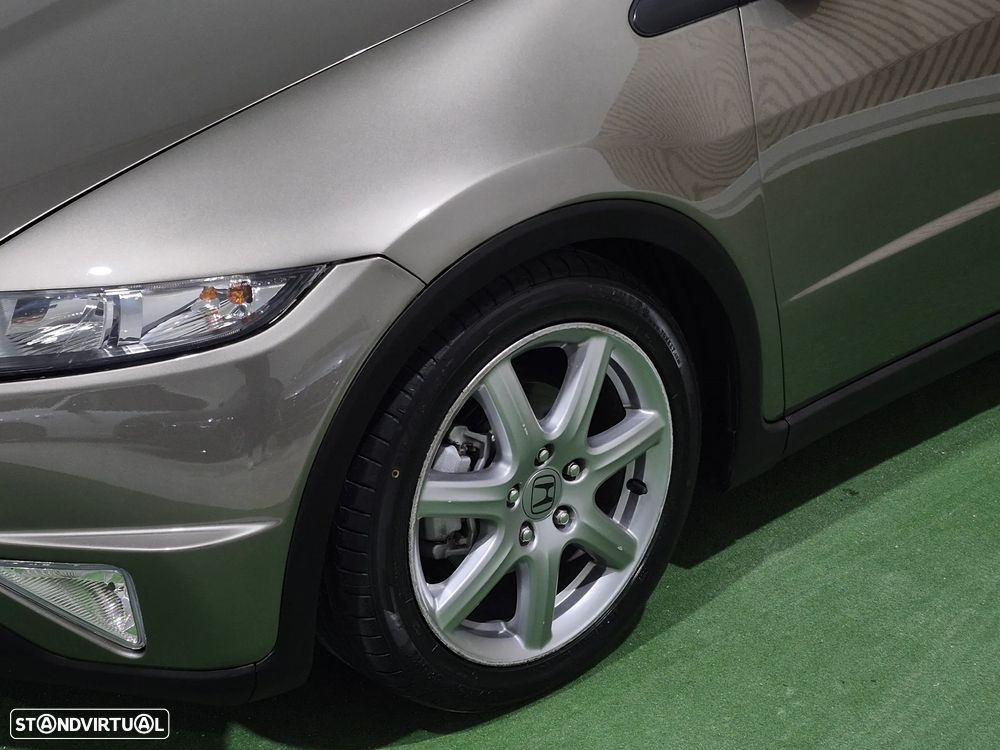 Honda Civic 1.8 Executive - 3