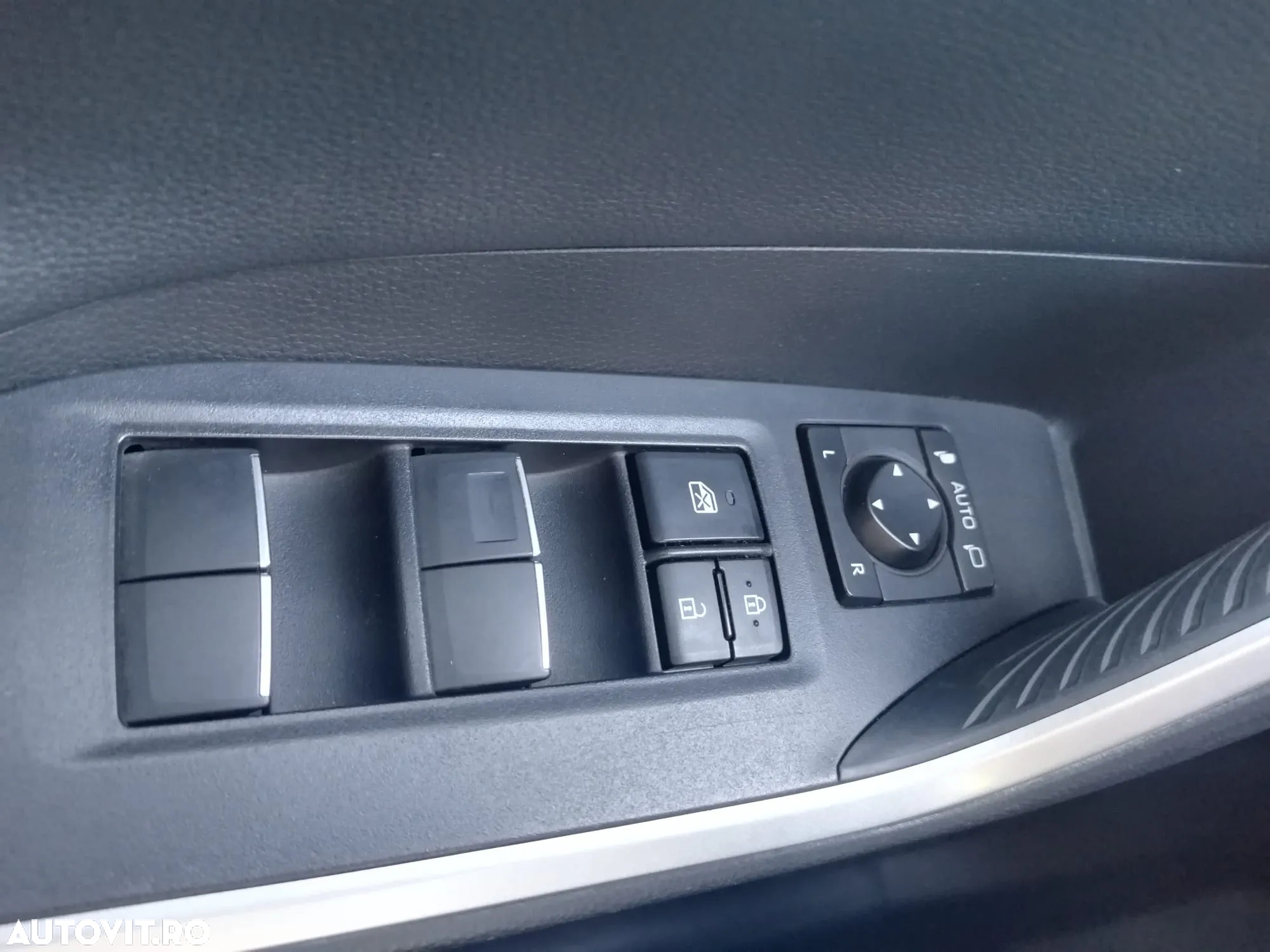 Toyota RAV4 2.0P CVT AWD Dynamic - 12