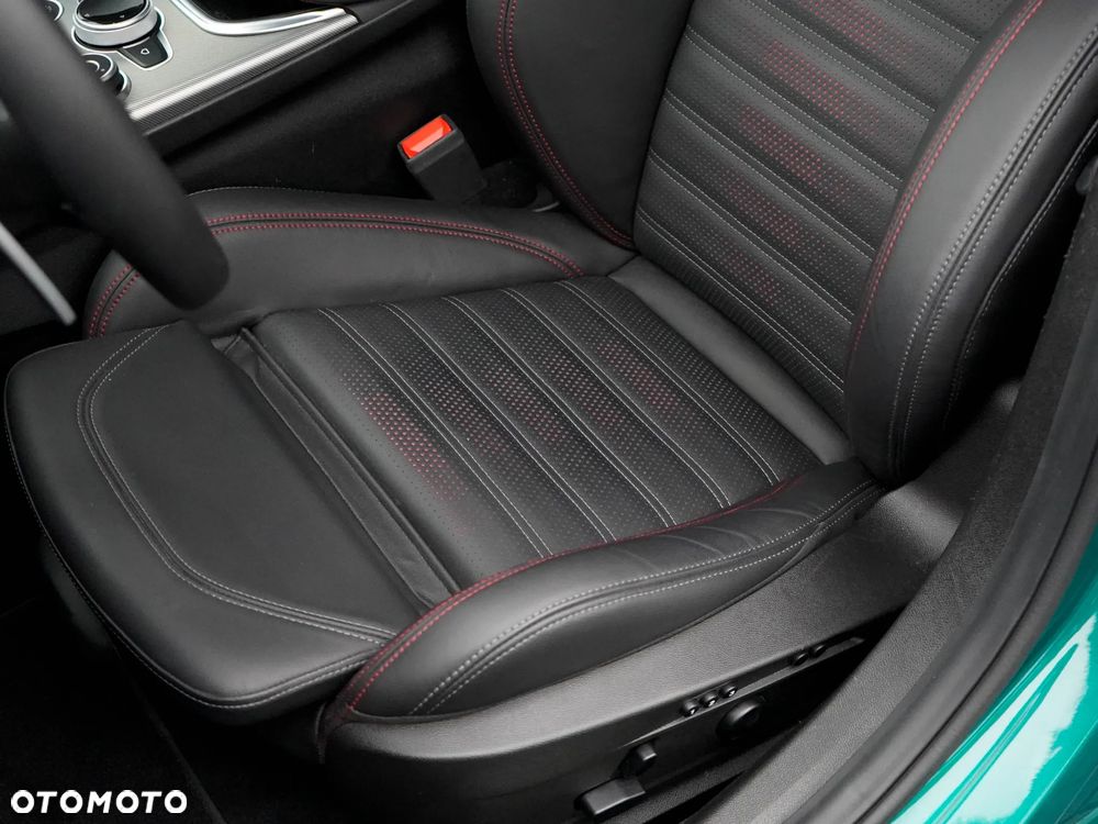Alfa Romeo Giulia 2.0 Turbo Tributo Italiano Q4 - 23