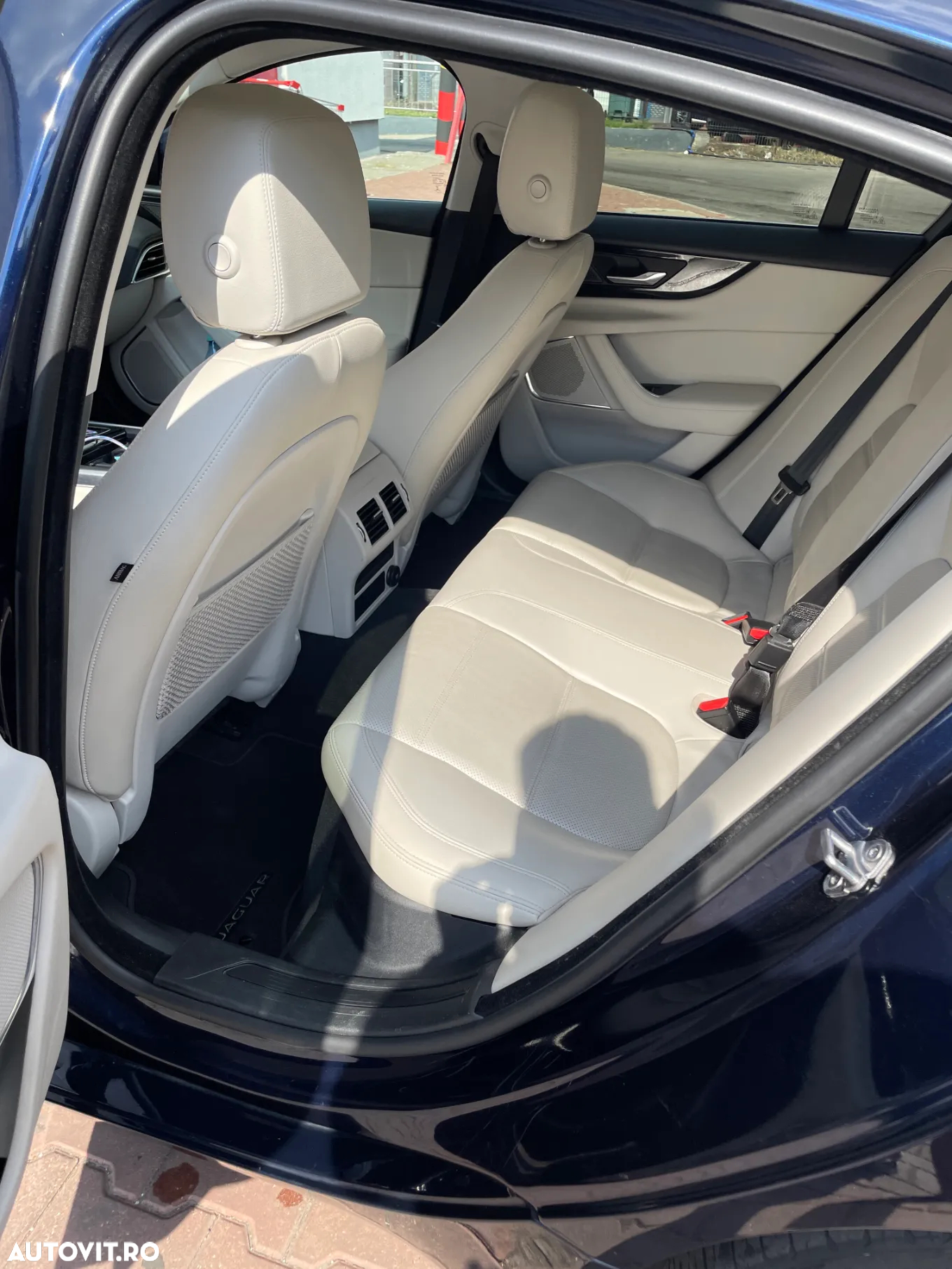 Jaguar XE D180 Aut. SE - 6