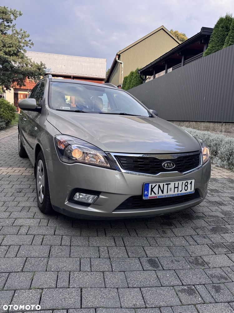 Kia Ceed - 1