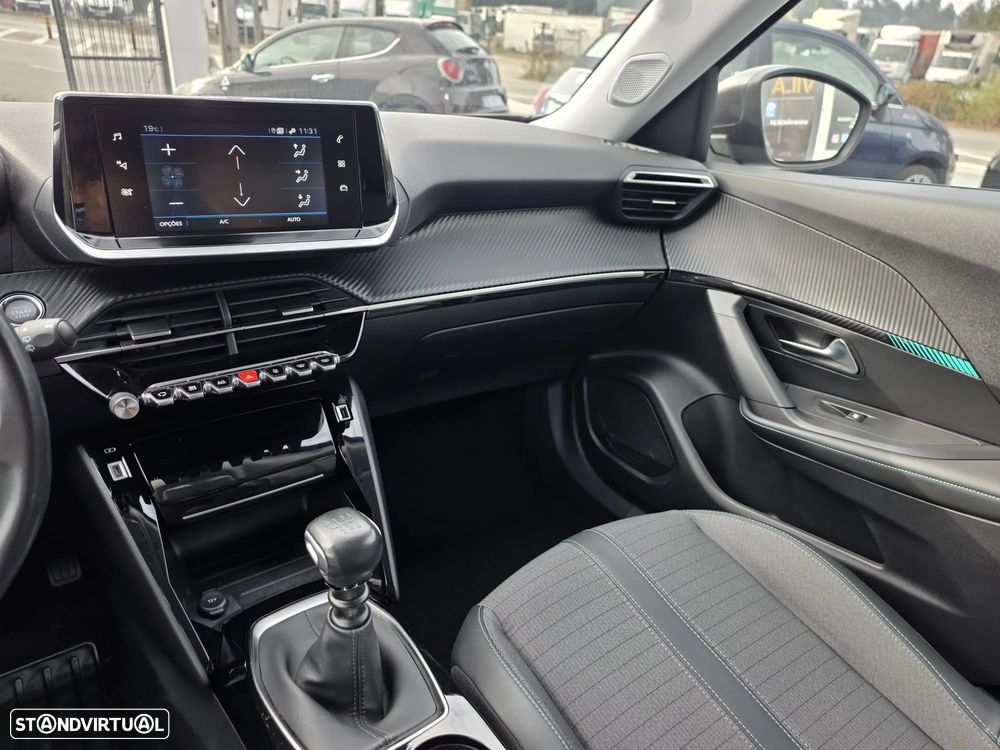 Peugeot 2008 PureTech 130 Allure Pack - 12