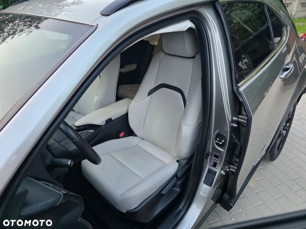 Lexus UX 250h GPF F Impression 2WD - 11
