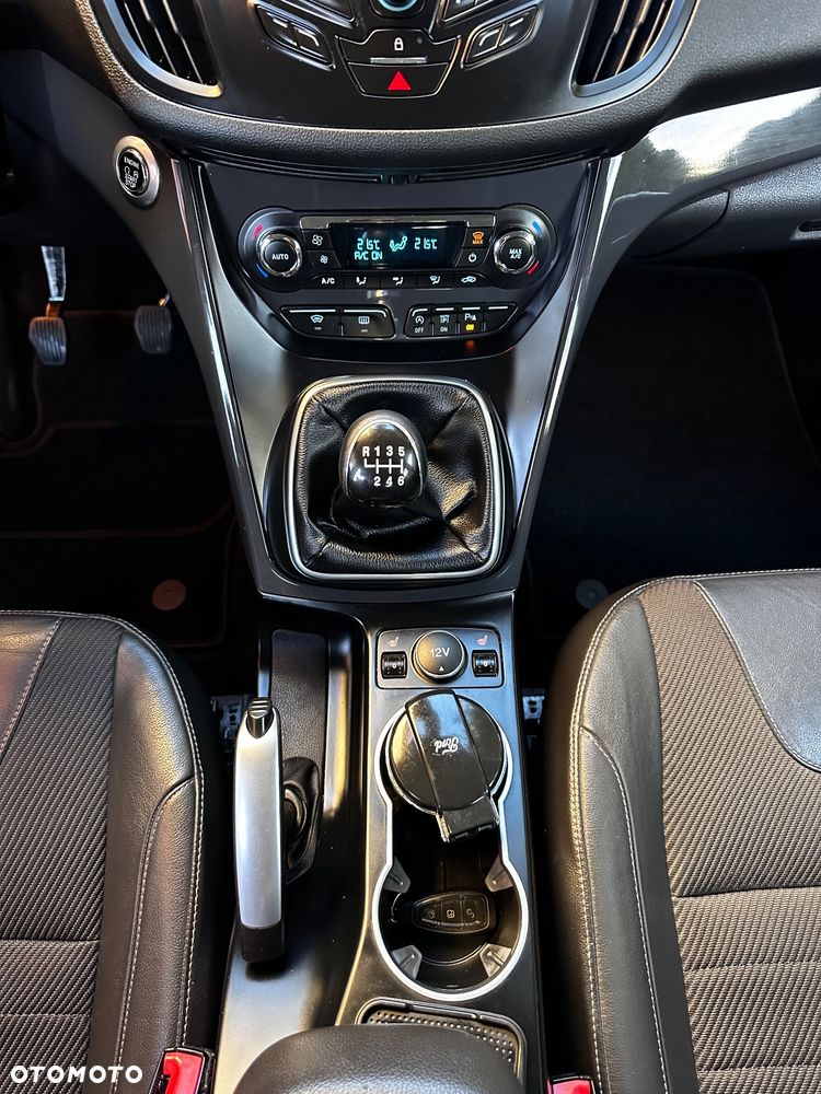 Ford Kuga 2.0 TDCi 4x4 Titanium - 36