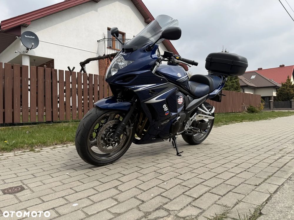 Suzuki GSX - 2