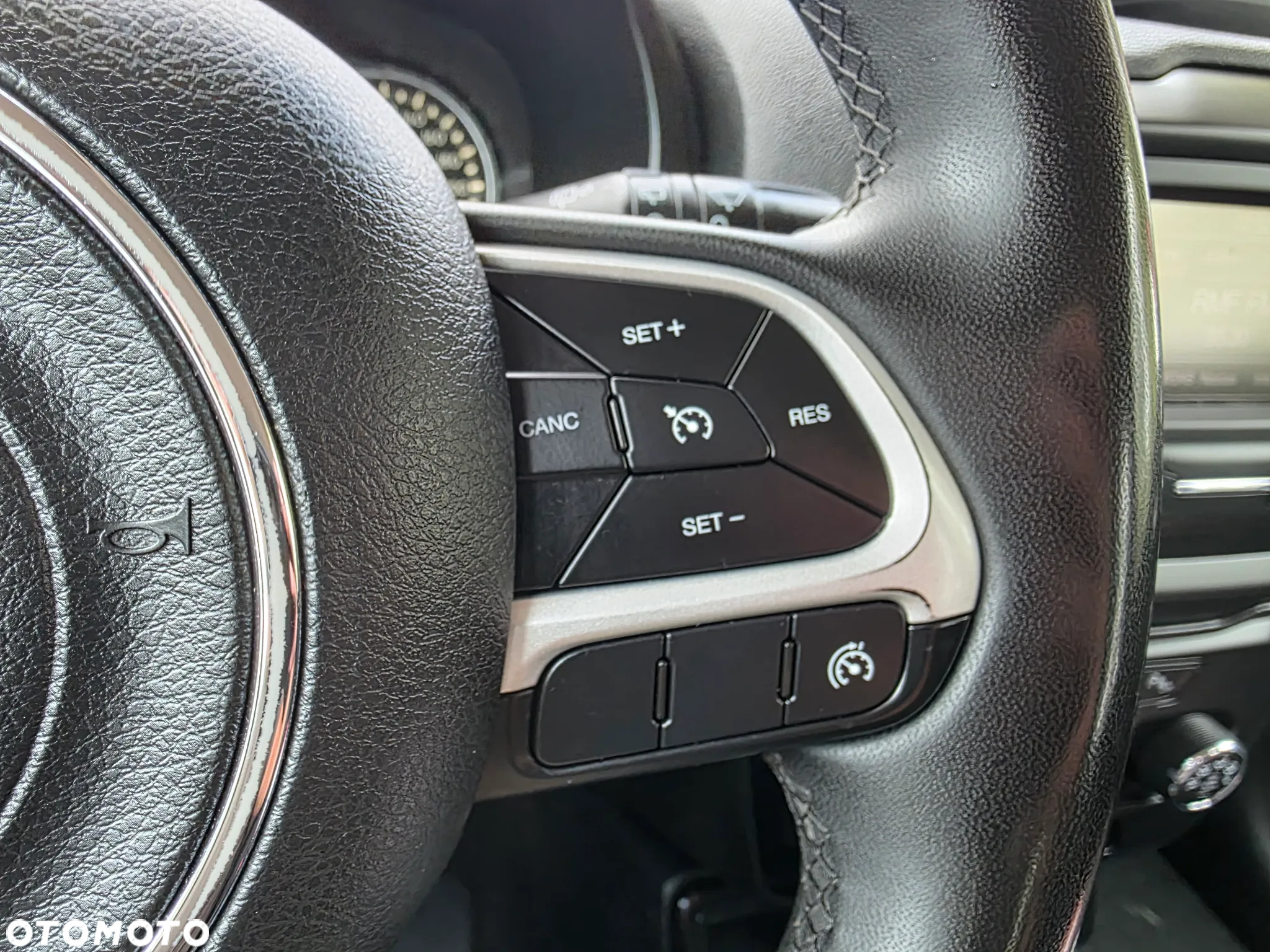 Jeep Renegade 1.6 MultiJet DSG Limited - 29