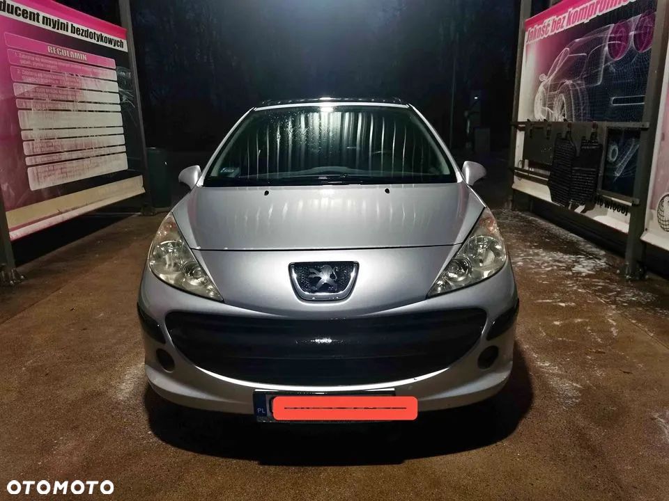 Peugeot 207 - 1