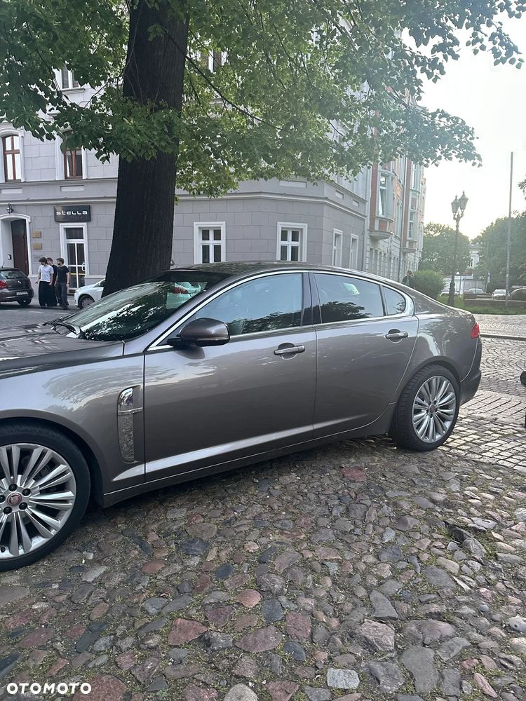 Jaguar XF 5.0 V8 Luxury - 3