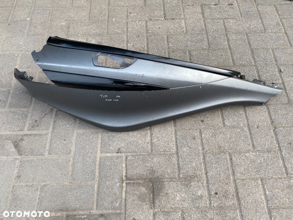 Boczek zadupek tył prawy Piaggio X10 125CM - 1