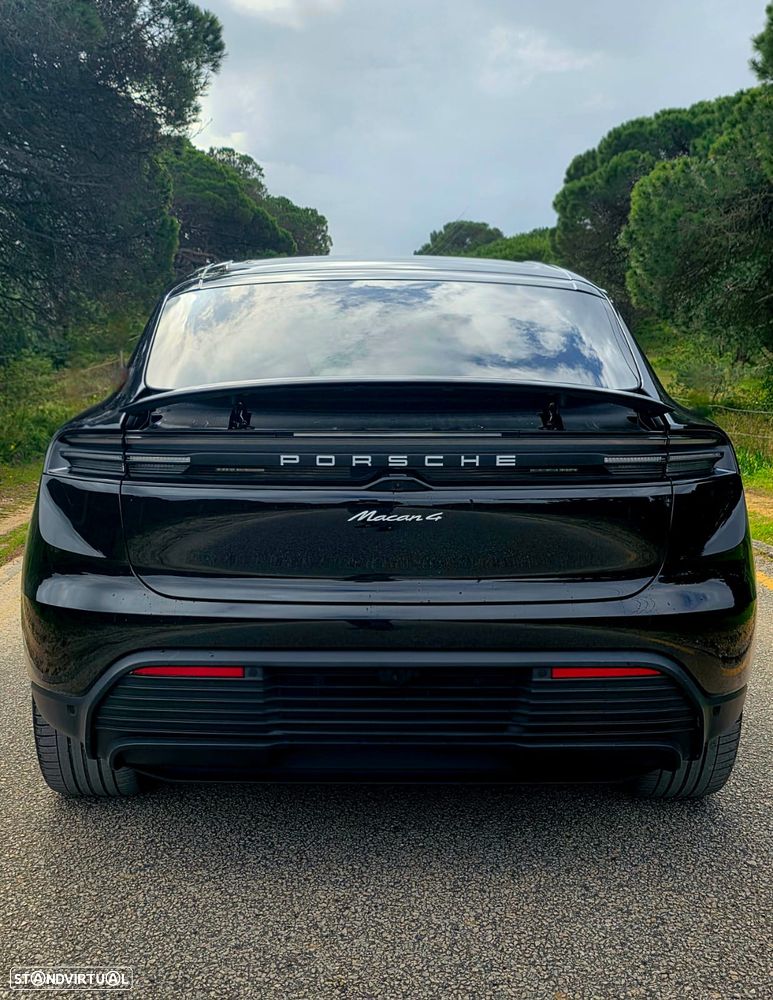 Porsche Macan Electric 4 - 6