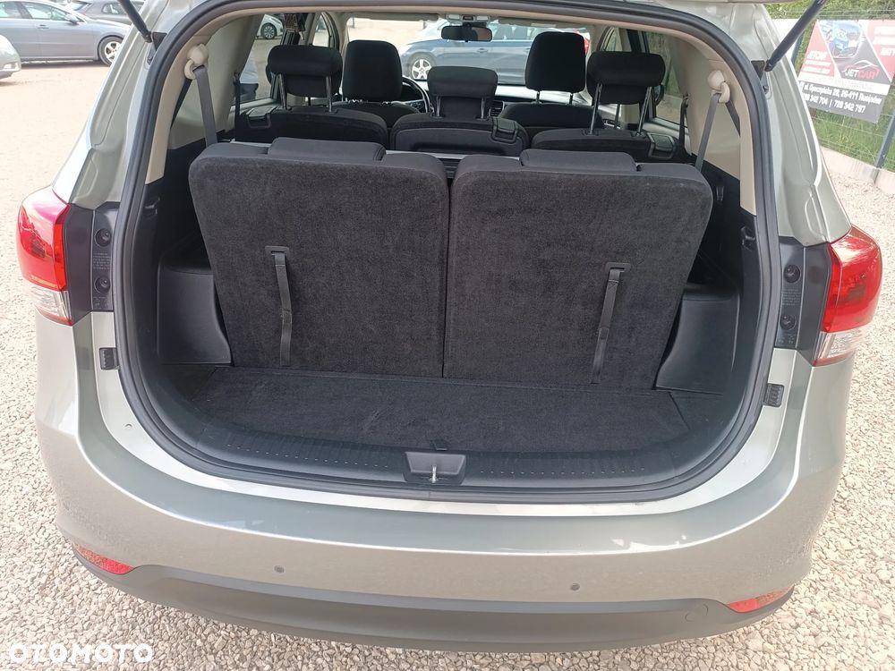 Kia Carens 1.7 CRDi 115 Dream Team Edition - 32
